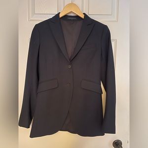 Dark navy Theory blazer size 6. Wool with a blend
